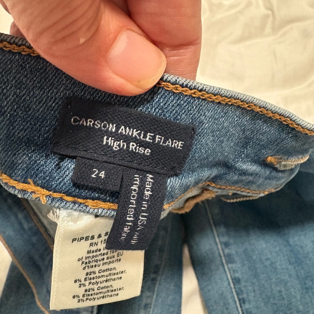 Veronica Beard Slightly Flared Jeans. NWOT. Never worn - Picture 4 of 10